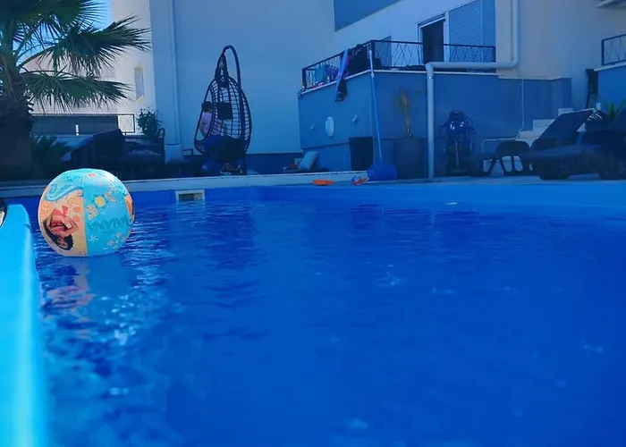 Apartmani Anastasia With Pool, Novalja