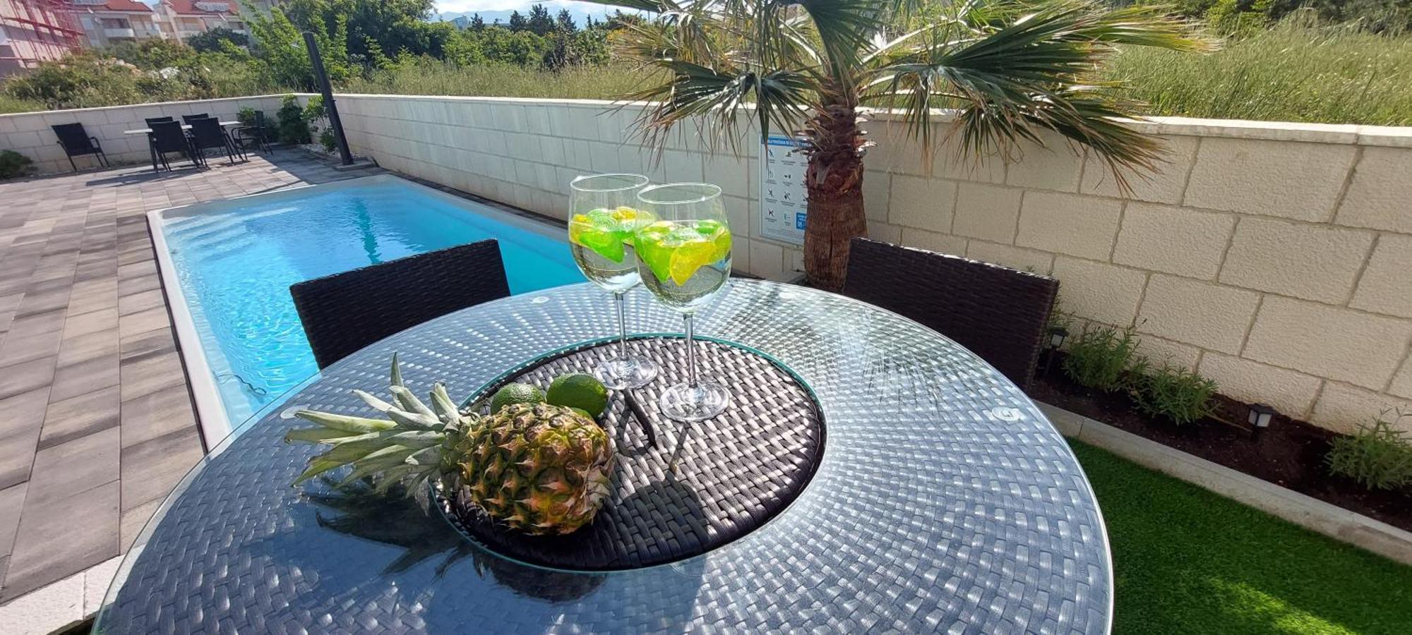 Apartment Anastasia With Pool, Novalja